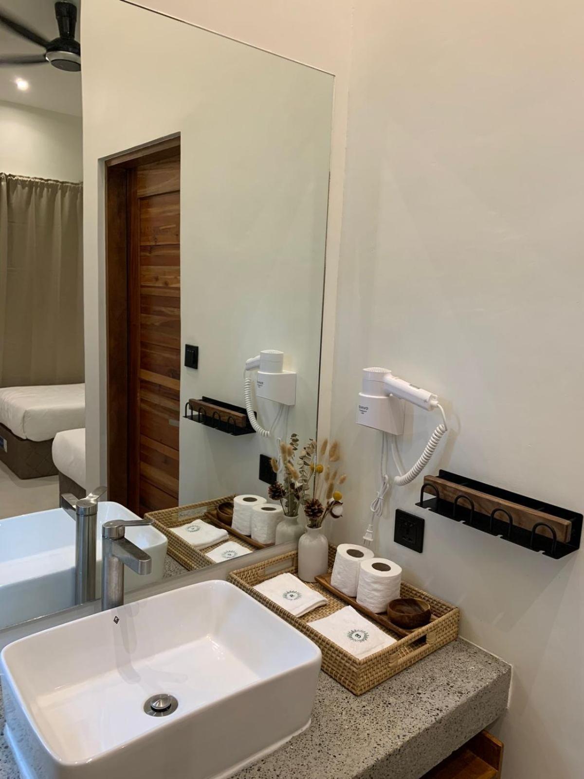 Bahandi Hotel General Luna  Ngoại thất bức ảnh